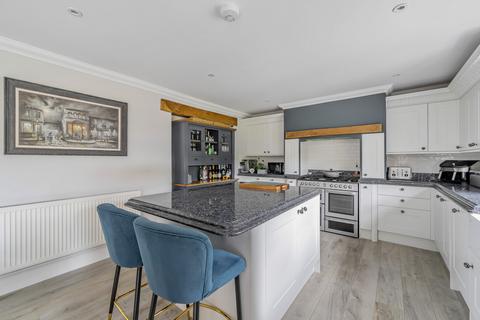 Laburnham Cottage Berry Lane, Worplesdon, Guildford, GU3 3PU