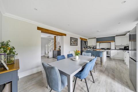 Laburnham Cottage Berry Lane, Worplesdon, Guildford, GU3 3PU