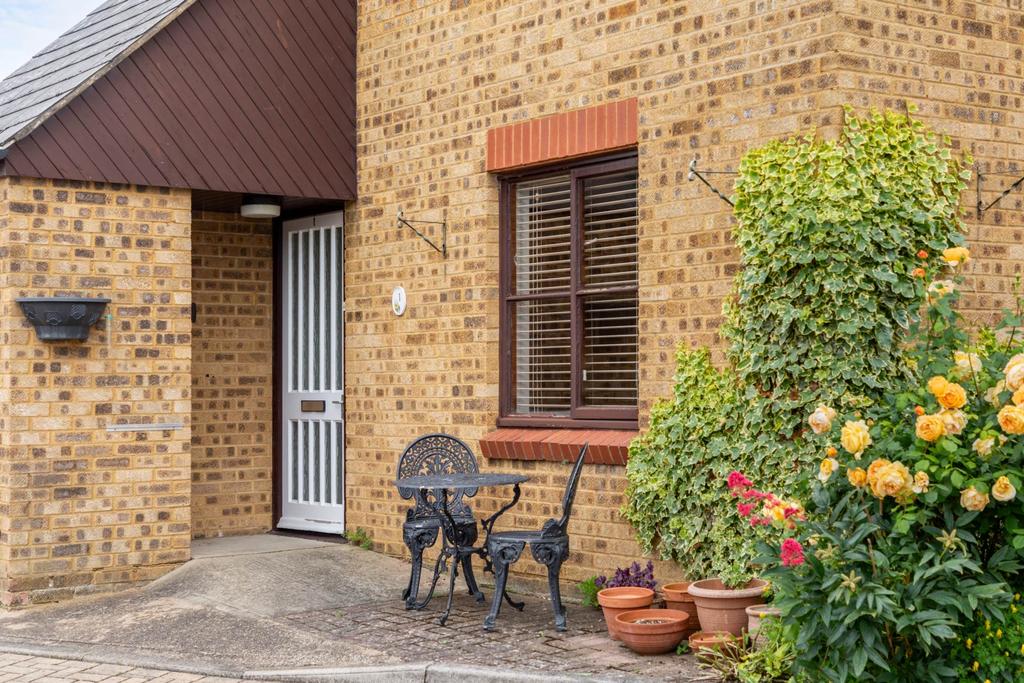 Bridge Court, Berkhamsted 2 bed retirement property for sale £275,000