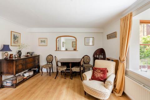 2 bedroom retirement property for sale, Bridge Court, Berkhamsted