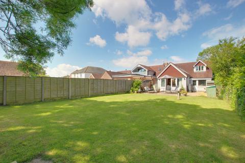 4 bedroom semi-detached house for sale, Castlemans Lane, Hayling Island