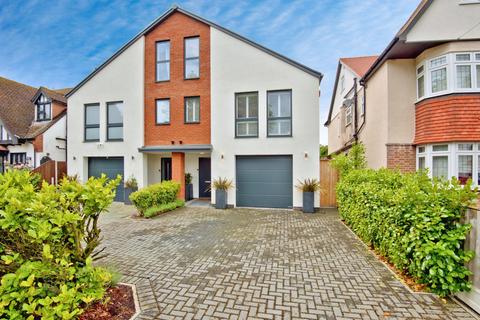 4 bedroom semi-detached house for sale, Westbourne Grove, Westcliff-on-sea, SS0