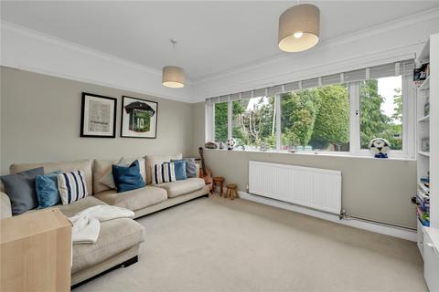 1 Oaken Drive, Claygate, Esher, KT10 0DL