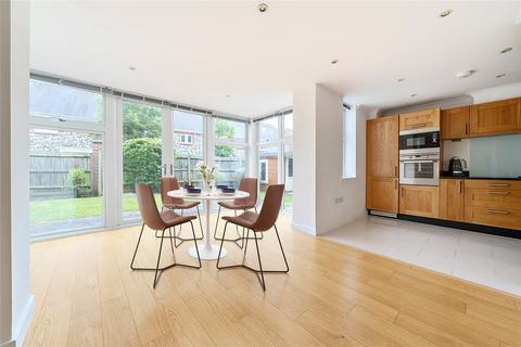 27 Lakeside Drive, Chobham, Woking, GU24 8BD