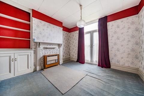 37 Alliance Road, London, SE18 2AW