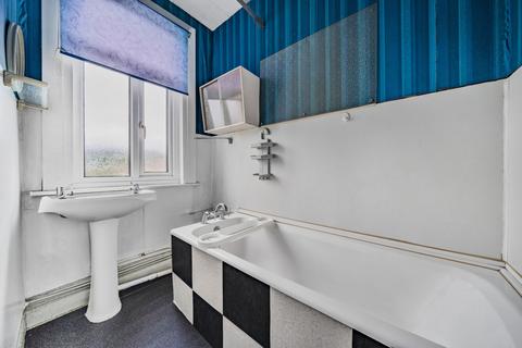 37 Alliance Road, London, SE18 2AW