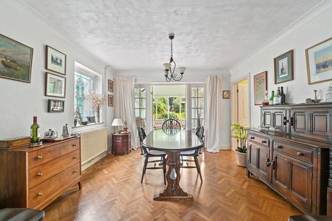 The Briars Links Drive, Chelmsford, CM2 9AW