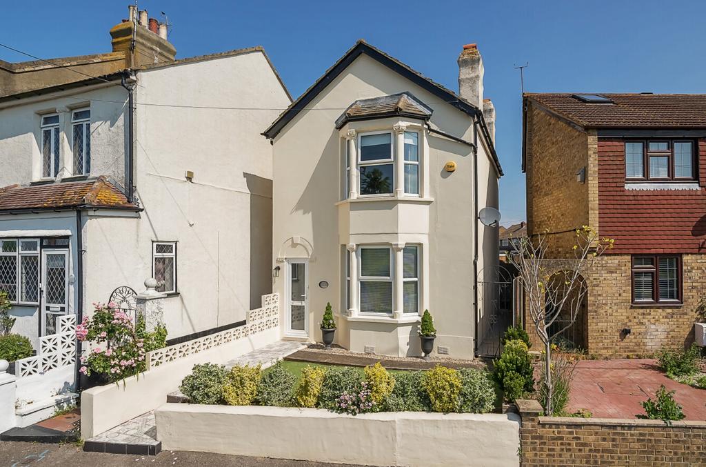 Shirehall Road, Hawley, Dartford... 3 bed detached house for sale £