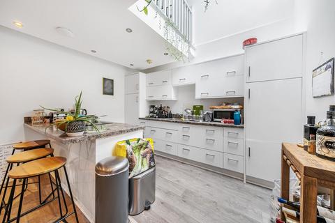 2 bedroom mews for sale, Gleneagle Mews, Streatham