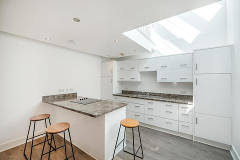 3a Gleneagle Mews, London, SW16 6AE