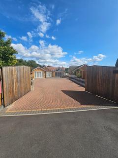 4 bedroom detached bungalow for sale, Forest Court, Mansfield NG18