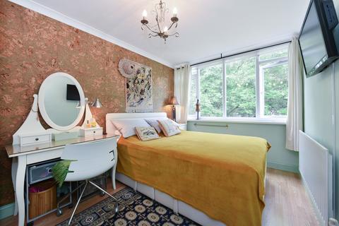 127 Condell Road, London, SW8 4HS
