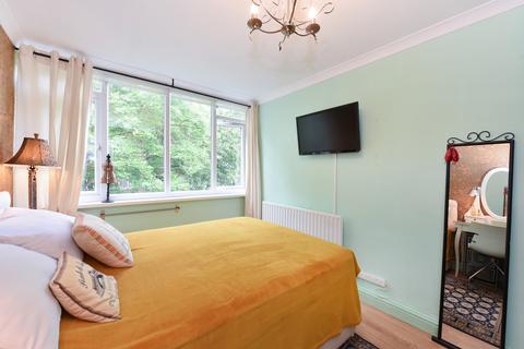 127 Condell Road, London, SW8 4HS