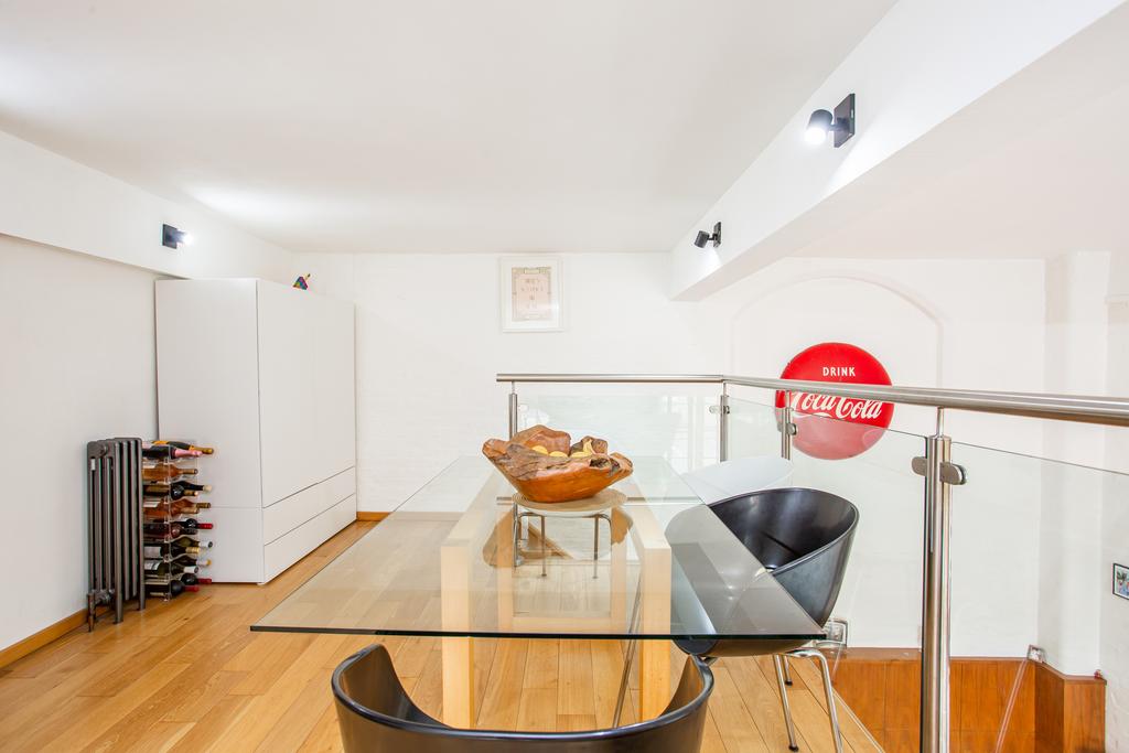 Kitchen/Dining Area