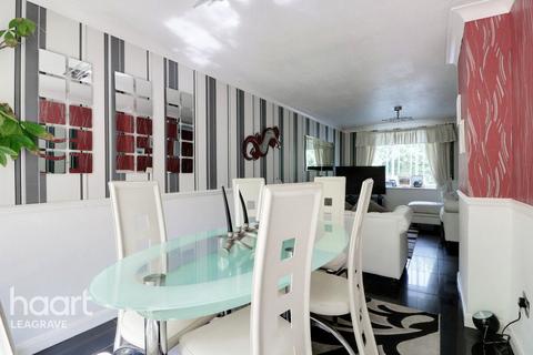120 Kestrel Way, Luton, LU4 0UR