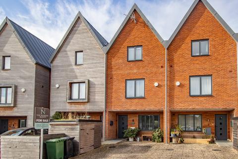 4 bedroom townhouse for sale, The Mews, Barons Hall Lane, Fakenham