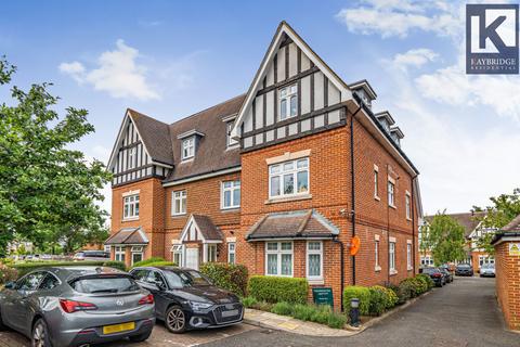 Flat, 5 Churchlands Way, Worcester Park, KT4 8RE