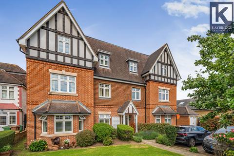 Flat, 5 Churchlands Way, Worcester Park, KT4 8RE