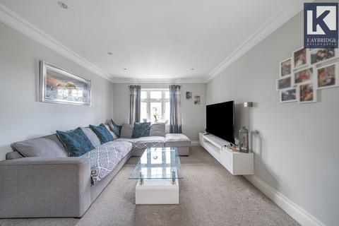 Flat, 5 Churchlands Way, Worcester Park, KT4 8RE