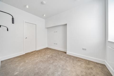 2 bedroom apartment to rent, Mitcham Lane London SW16