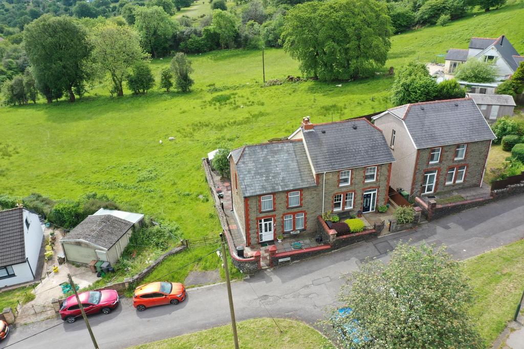 Aberbeeg, Abertillery, NP13 3 bed semi-detached house for sale - £159,000