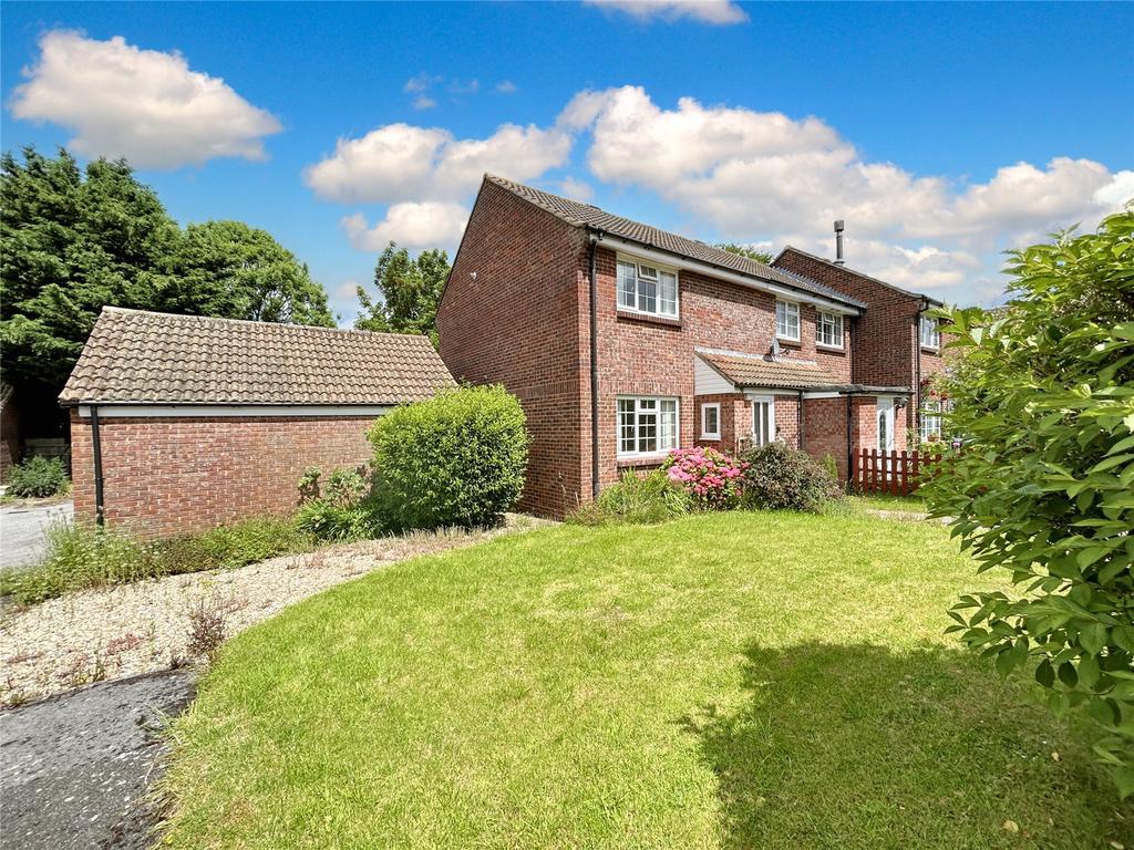 Manor Fields, Bratton 2 bed end of terrace house for sale £220,000