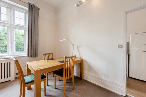1 bedroom flat for sale, Denne Park, Horsham, West Sussex