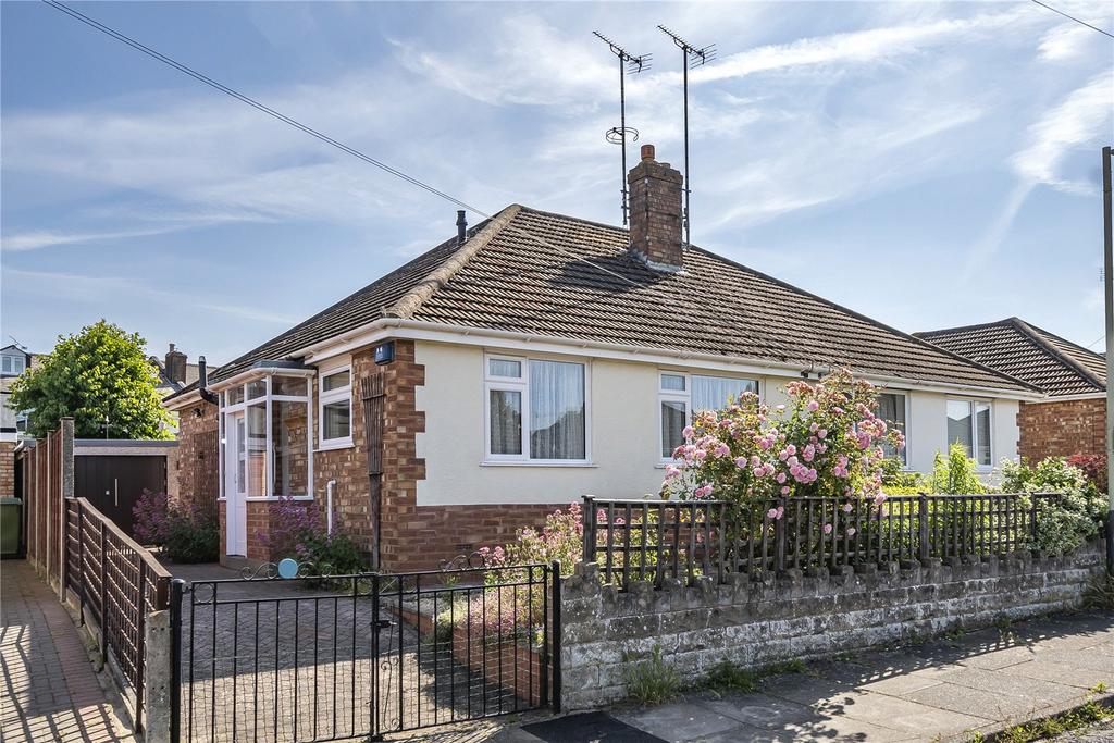 Strickland Road, Cheltenham, GL52 2 bed bungalow for sale £275,000
