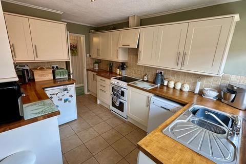 2 bedroom bungalow for sale, The Hollies, Clehonger, Hereford, HR2