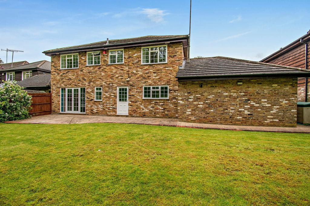 Detached house exterior, garden