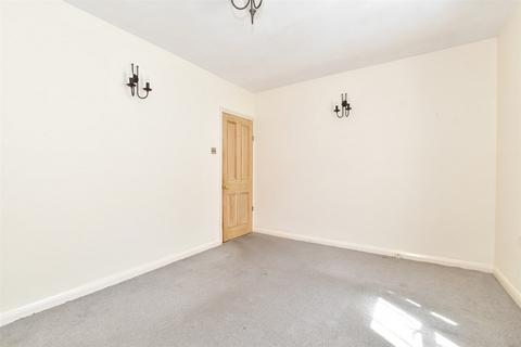 103 Commonwealth Road, Caterham, CR3 6LW