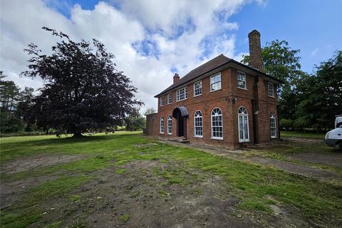 4 bedroom detached house to rent, Barton Hill, Fornham St. Martin, Bury St. Edmunds, Suffolk, IP31