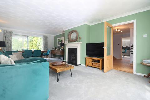 15 Brookside Way, Blakedown, Kidderminster, DY10 3NE