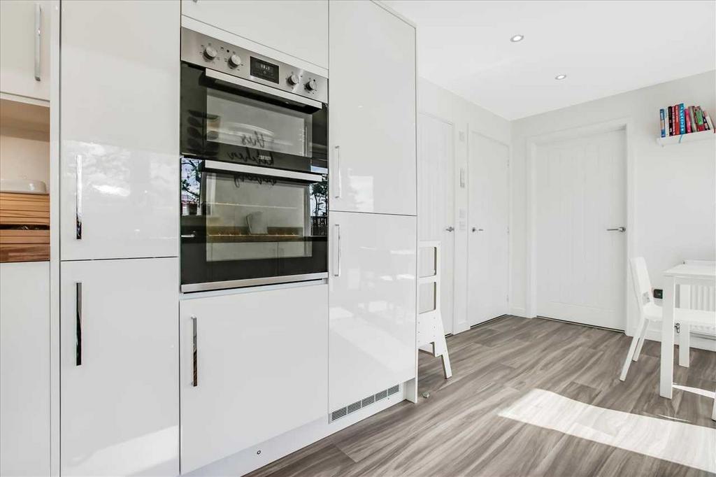 Breakfasting Kitchen