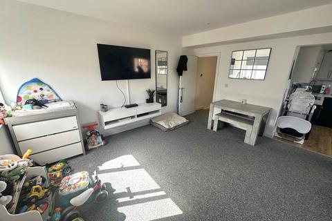 1 bedroom flat to rent, Brassey Parade, Brassey Avenue, Eastbourne