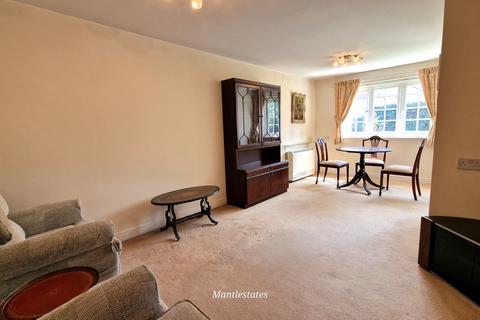1 bedroom flat for sale, Cockfosters Road, EN4 0DX