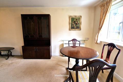 1 bedroom flat for sale, Cockfosters Road, EN4 0DX