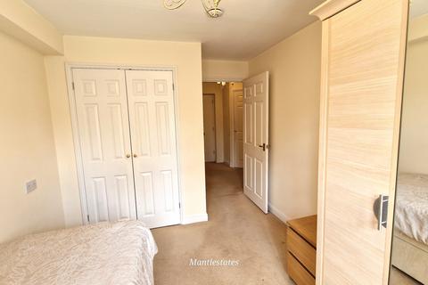 1 bedroom flat for sale, Cockfosters Road, EN4 0DX