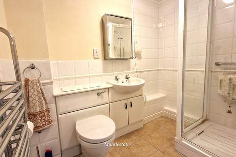 1 bedroom flat for sale, Cockfosters Road, EN4 0DX