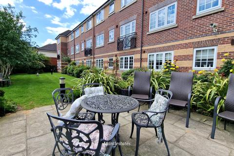 1 bedroom flat for sale, Cockfosters Road, EN4 0DX