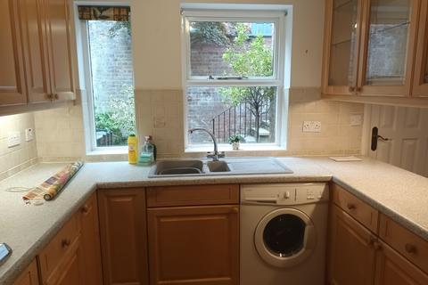 2 bedroom terraced house to rent, South Street, Durham, DH1