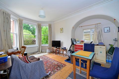 2 bedroom flat for sale, Knoll Road, Surrey GU7