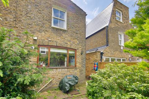 3 bedroom terraced house for sale, Burland Road, London, SW11