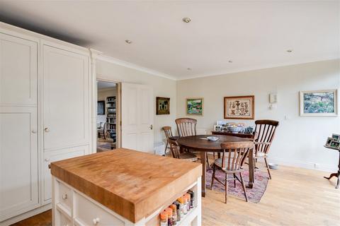 4 bedroom detached house for sale, Edgar Road, Winchester SO23