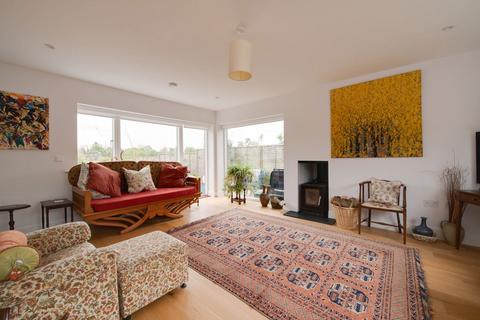 10 Eversley Gardens, Kings Worthy, Winchester, SO23 7GQ