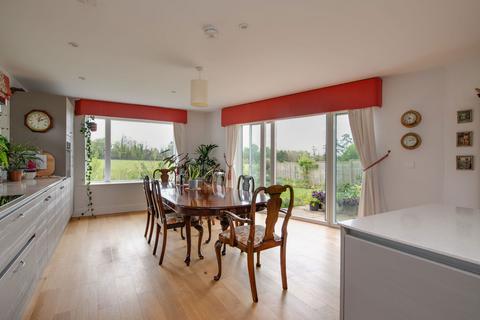 10 Eversley Gardens, Kings Worthy, Winchester, SO23 7GQ