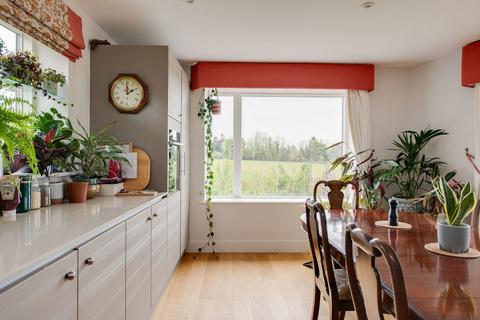 10 Eversley Gardens, Kings Worthy, Winchester, SO23 7GQ