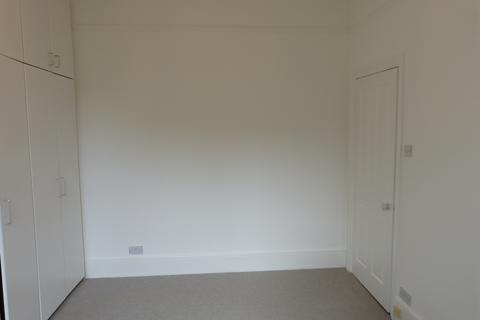 1 bedroom flat to rent, Willow Road, London, NW3