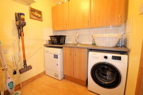 13b Courtleet Drive, Erith, DA8 3NB