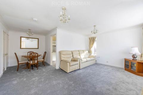 2 bedroom retirement property for sale, Oakmead Green, Epsom KT18